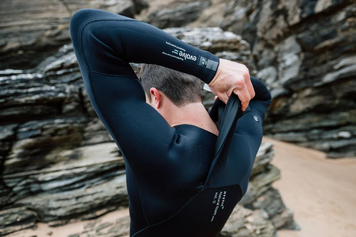 Wetsuits 2025: De nieuwste technologieën op een rij